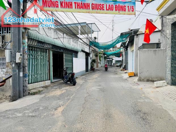 Bán Nhà Cấp 4 Mặt Tiền Kinh Doanh P.Tam Hiệp, gần Giáo Xứ Xuân Hoà, Chợ Lý Văn Sâm, Ốc 13