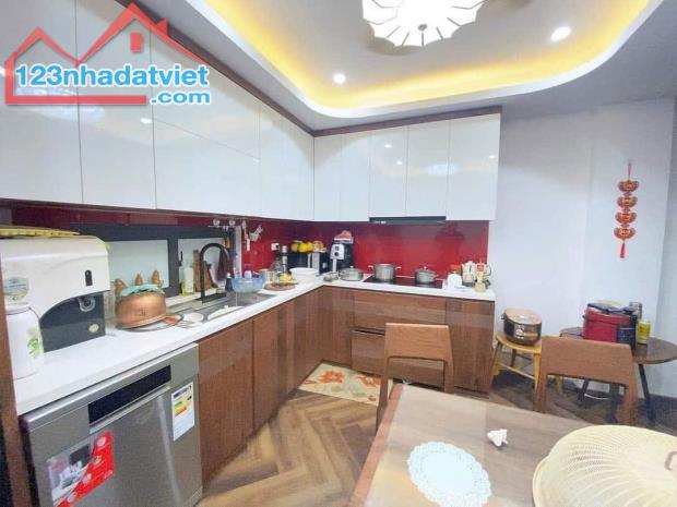 🔥🔥10 TỶ SỞ HỮU NHÀ THẠCH BÀN-48m2- GARA Ô TÔ - THANG MÁY - FULL NỘI THẤT- NGÕ THÔNG -KIN - 1