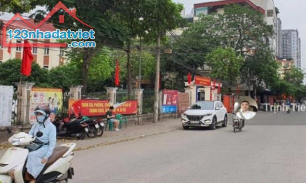 BÁN NHÀ KIM GIANG THANH XUÂN 6.1 TỶ 34M VỊ TRÍ CỰC ĐỈNH 10M RA PHỐ FULL NỘI THẤT