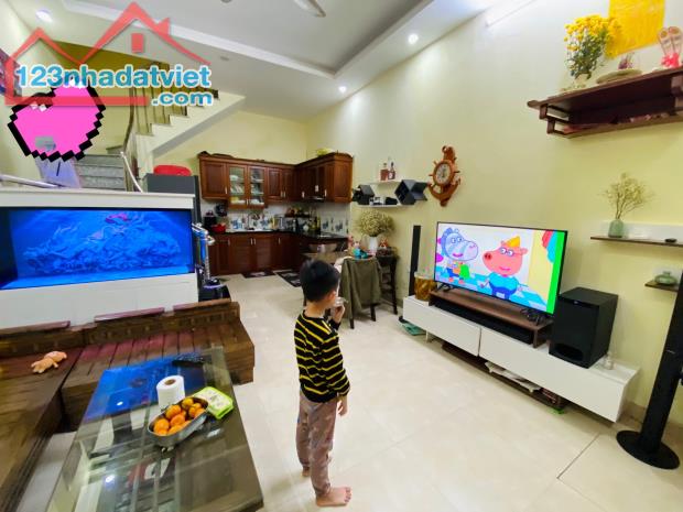 ÔTÔ CỔNG- 2 THOÁNG, GẦN UBND PHÚC LA, YÊN BÌNH, 6.1tỷ