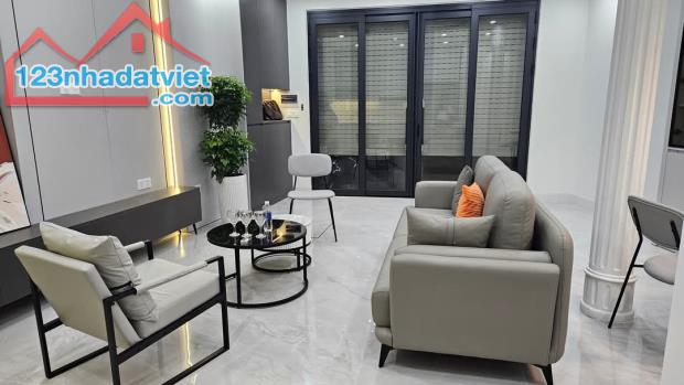 Bán nhà Phú Mỹ, Mỹ Đình, 46m2, mặt tiền 4.5m, 4PN, full nội thất, 8.3 tỷ