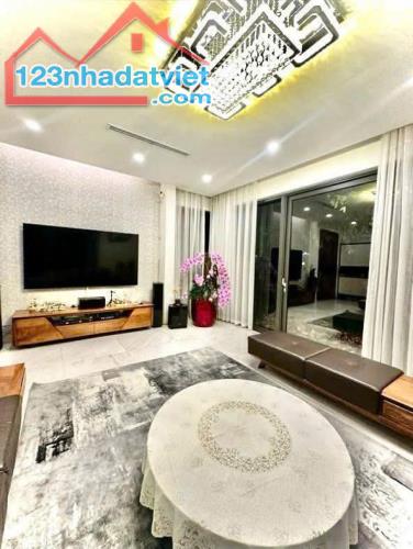 BIỆT THỰ - LÔ GÓC - MẶT SÔNG - BỂ BƠI RIÊNG - THANG MÁY - VINHOME RIVERSIDE - LONG BIÊN. C - 3