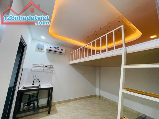 Quá Hot...CHDV ngay chợ Gò Vấp- 5 tầng,xe hơi vào nhà,sẵn dòng tiền ~600 triệu/năm.Nguyễn - 2