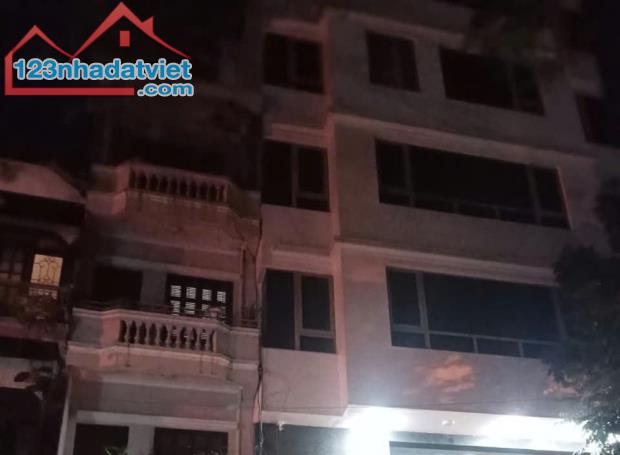 NHÀ MẶT PHỐ HOÀNG HOA THÁM - TÂY HỒ - NHÀ 2 MẶT TIỀN - 1 MẶT PHỐ VÀ 1 MẶT NGÕ - XÂY 5 TẦNG - 2