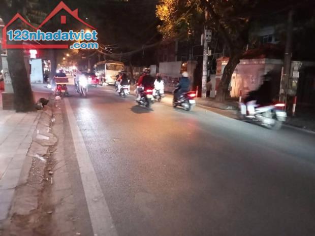 NHÀ MẶT PHỐ HOÀNG HOA THÁM - TÂY HỒ - NHÀ 2 MẶT TIỀN - 1 MẶT PHỐ VÀ 1 MẶT NGÕ - XÂY 5 TẦNG - 3