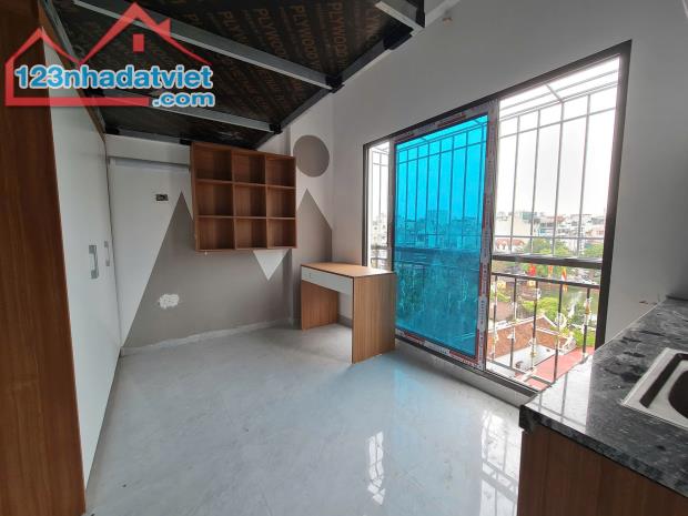 Bán nhà Trọ ngay ĐH Công Nghệ GTVT 80m 8 tầng 24 phòng KK, Doanh thu 130tr/ Tháng. - 2