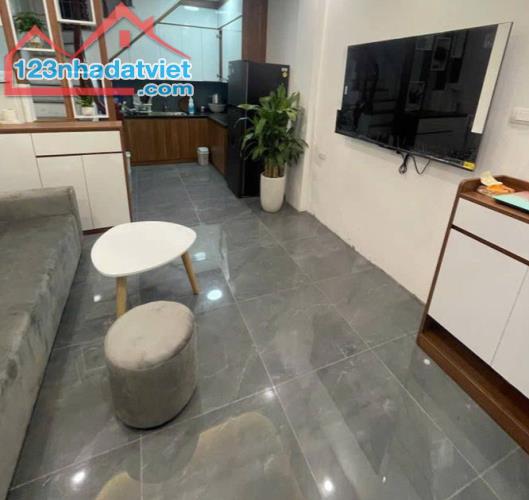 Bán nhà thổ cư Hoàng Mai, sổ hồng riêng, vị trí đẹp, 20m2, 5 tầng, hơn 4 tỷ
