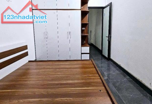 Bán nhà thổ cư Hoàng Mai, sổ hồng riêng, vị trí đẹp, 20m2, 5 tầng, hơn 4 tỷ - 4