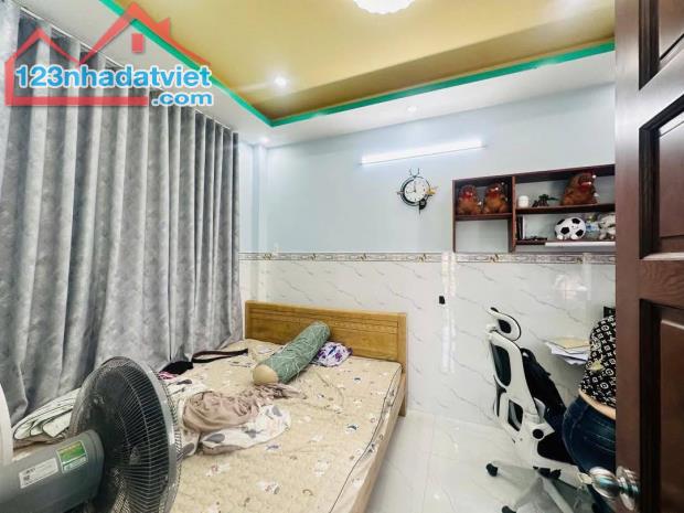 Bán nhà 3.5 tấm Phan Huy Ích p12 gò vấp.xe hơi đỗ cửa chỉ 4.2 tỷ - 2