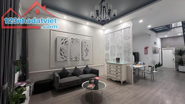 CẦN BÁN CĂN NHÀ ĐẸP, CHỦ XÂY CỰC KỲ TÂM HUYẾT