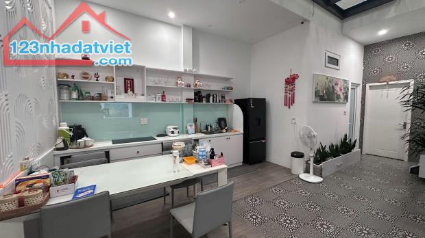 CẦN BÁN CĂN NHÀ ĐẸP, CHỦ XÂY CỰC KỲ TÂM HUYẾT - 3
