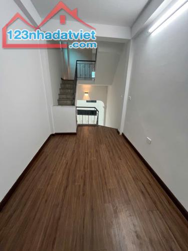TRƯƠNG ĐỊNH-DT38M x 5 TẦNG, QUANH 5 TỶ-Ô TÔ QUA NHÀ- LÔ GÓC-2 THOÁNG-FULL NỘI THẤT - 2