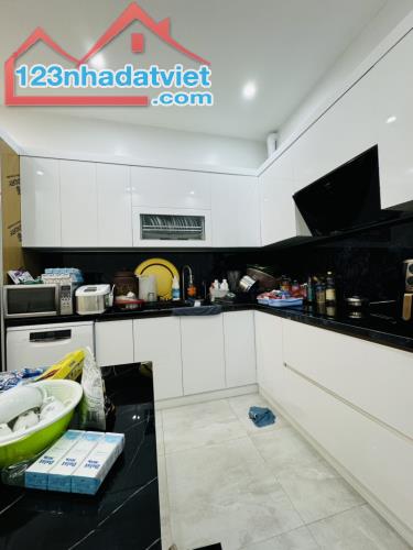 NHÀ ĐẸP SÁT PHỐ TẠ QUANG BỬU, HAI BÀ TRƯNG, 2 MẶT NGÕ TRƯỚC SAU, DT 79M2 x 4T GIÁ 22,3 TỶ - 4