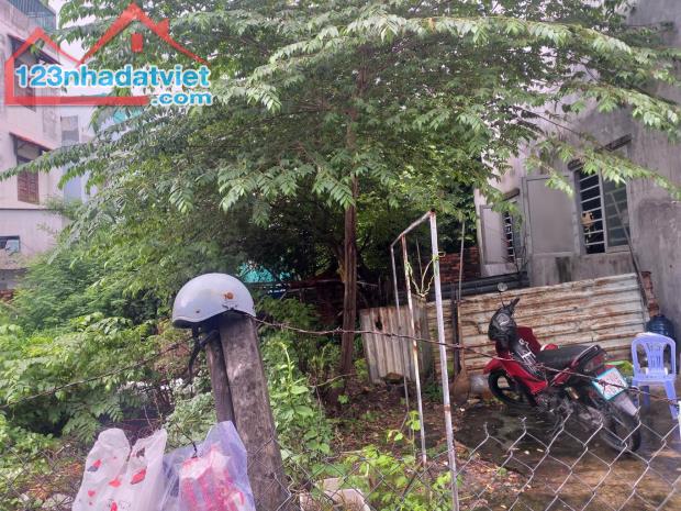 Bán đất Nguyễn Văn Tăng, Long Thạnh Mỹ,  Quận 9, 526m2, full thổ, HXH, Lô góc giá chỉ 20 - 1