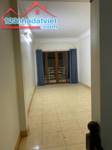 Cho thuê nhà KD online, Lớp học, Trung tâm ngõ ô tô tải Phố Kim Giang 15 Triệu 5 tầng x - 3