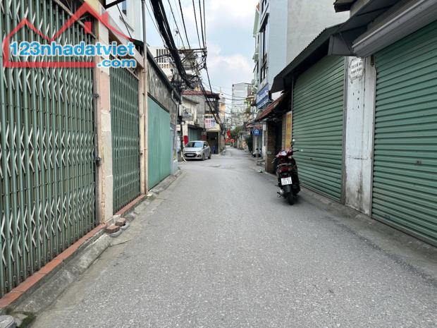 CỰC HIẾM- NHÀ PHỐ CHU HUY MÂN 55M (BÁN ĐẤT TẶNG NHÀ) THOÁNG TRƯỚC SAU-BẠT NGÀN TIỆN ÍCH - 1