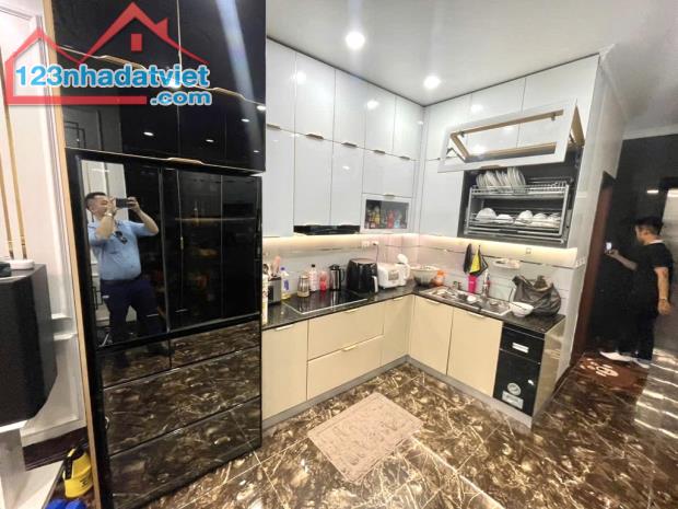 BÁN NHÀ PHÂN LÔ TRẦN ĐẠI NGHĨA – 6 TẦNG THANG MÁY – Ô TÔ ĐỖ CỬA – GIÁ 13 TỶ - 1
