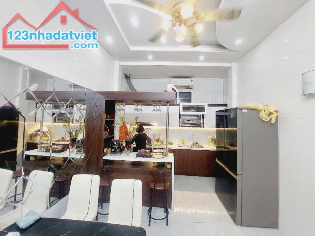 Nhà đẹp siêu hiếm tại phố Nguyễn Ngọc Vũ, q. Thanh Xuân diện tích 45m2 chỉ 9 tỷ - 1