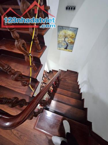 Nhà đẹp Cầu Giấy 40m - 8,x tỷ, dân xây, 2 thoáng trước sau, gần phố, ở ngay. - 2