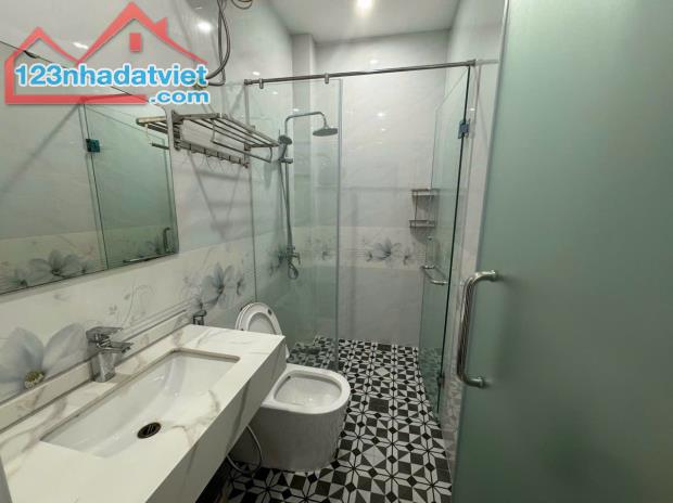 Cho thuê căn hộ 2 p.ngủ Vinhomes Marina, DT: 80m2. - 4