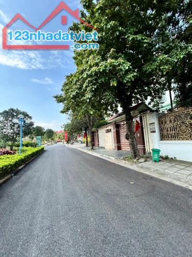 Bán biệt thự khu đô thị Đặng Xá-Gia Lâm, 225m2,4 tầng 2 mặt tiền  view vườn hoa - 2