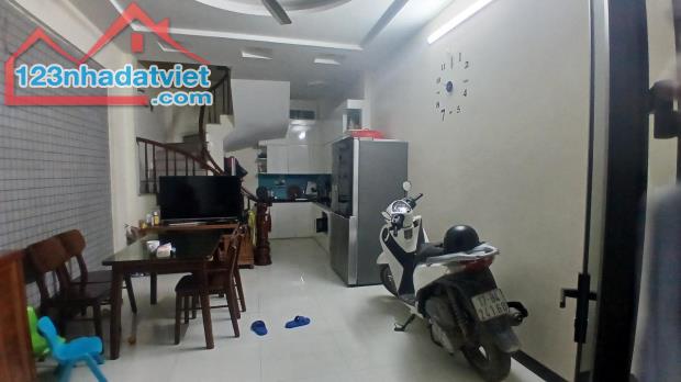 BÁN NHÀ ĐẠI TỪ - HOÀNG MAI GẦN MẶT NGÕ Ô TÔ THÔNG, HAI THOÁNG, NHÀ 4 TẦNG ĐẸP.