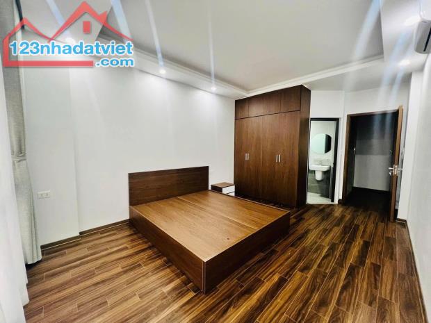 SIÊU PHẨM NHÀ VIP ĐỘI CẤN - 6 TẦNG - THANG MÁY HIỆN ĐẠI - GIÁ CỰC SỐC !!! - 2