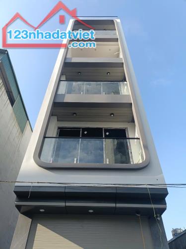 Nhà đẹp Yên Nội 35.6m2- 5 tầng, ngõ nông, ô tô gần phố, giá 4.9 tỷ