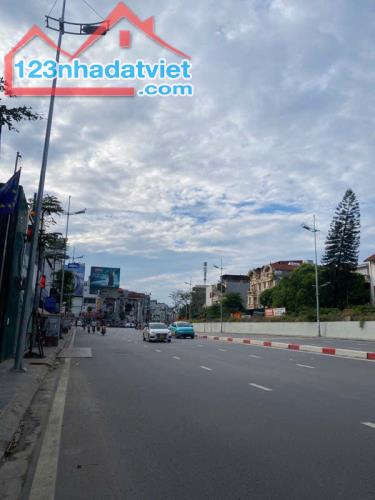 Mặt phố Âu Cơ - Đoạn đẹp nhất gần hồ Tây - MT rộng - Sổ vuông vức.