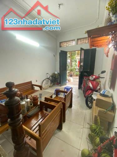 Bán nhà phân lô VIP Mạc Thái Tổ, Cầu Giấy – 40m² – 4 tầng – Ô tô tránh – Giá 15 tỷ - 1