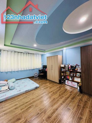CHỦ GẤP BÁN GIẢM CHÀO 1 TỶ --HƯƠNG LỘ 2 --73M2--HXT--GIÁ CHỈ :5.15 TỶ (TL) - 5