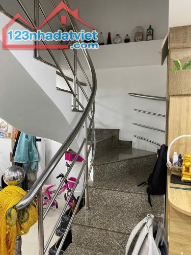 3010 – Bán nhà đường 3/2 Ph.12, DT 50m2 3 tầng BTCT, sổ riêng A4, NHỈNH 8.3 tỷ TL