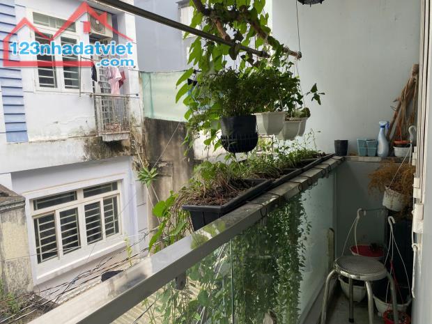 3010 – Bán nhà đường 3/2 Ph.12, DT 50m2 3 tầng BTCT, sổ riêng A4, NHỈNH 8.3 tỷ TL - 4