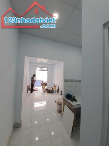 BÁN NHÀ HẺM XE HƠI, 90m2 (6,45m X 14m), LÒ LU, CÓ DÒNG TIỀN CHO THUÊ - 2