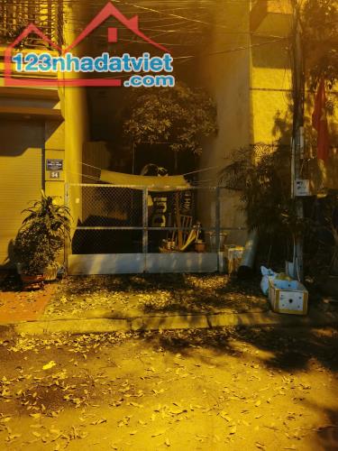 BÁN NHÀ ĐẤT PHÂN LÔ LIỀN KỀ PHỐ XA LA, HÀ ĐÔNG