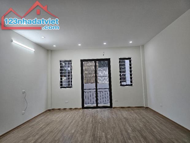 Chỉ 7 tỷ xíu, sở hữu nhà 6 tầng Giang Biên, lô góc, thang máy, ngõ ô tô thông, 38m MT 4.8m - 2