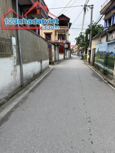 DƯƠNG ĐỨC HIỀN( TO KHÊ ) - GIA LÂM – Ô TÔ 7 CHỖ ĐỖ – ĐƯỜNG THÔNG – 3 MẶT THOÁNG – VỊ TRÍ R - 1