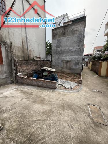 DƯƠNG ĐỨC HIỀN( TO KHÊ ) - GIA LÂM – Ô TÔ 7 CHỖ ĐỖ – ĐƯỜNG THÔNG – 3 MẶT THOÁNG – VỊ TRÍ R - 2