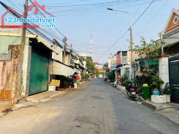 BÁN LÔ ĐẤT MẶT TIỀN DT 110M2, SỔ RIÊNG THỔ CƯ KP1 PHƯỜNG TÂN HIỆP.