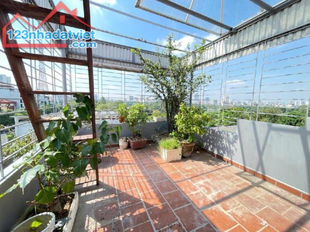 B.án nh.à ##Nguyễn_Đình_Chiểu#Hai_Bà_Trưng - *Diện tích:* 44m2 - *Số tầng:* 6 - Nhà mới, t - 5