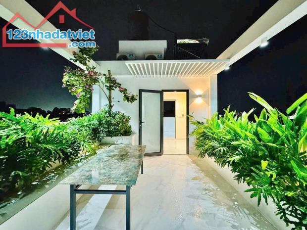 CĂN NHÀ 5 TẦNG MỚI ĐẸP LUNG LINH – CÓ THANG MÁY NHẬP KHẨU Ý – FULL NỘI THẤT CAO CẤP