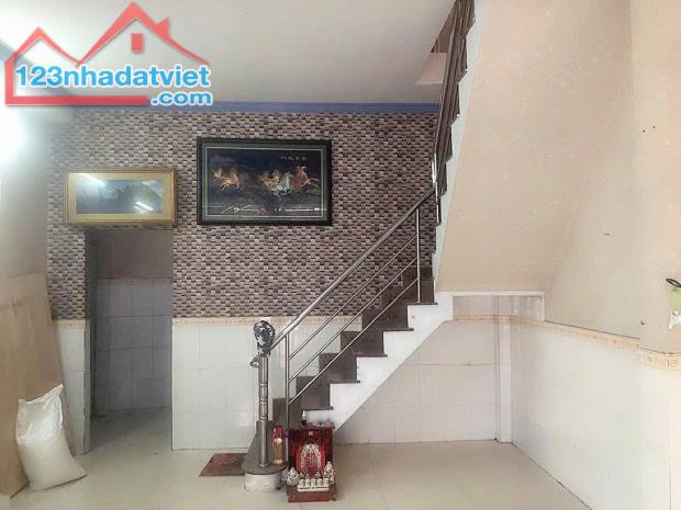 CHỈ HƠN 4 TỶ SỞ HỮU CĂN NHÀ 3 TẦNG - VỊ TRÍ ĐẮC ĐỊA TRUNG TÂM Q.6 GẦN PHỐ ẨM THỰC BÀ HOM - 2