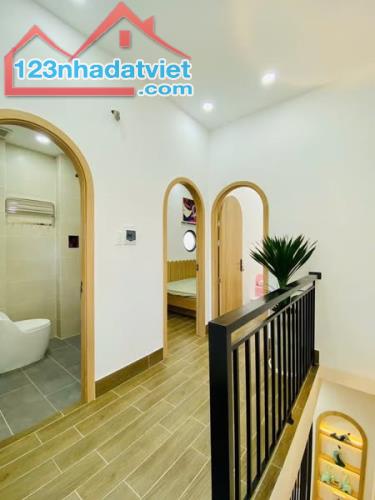 NHÀ ĐẸP – NGAY EMART 2 –  TẶNG FULL NỘI THẤT – XE HƠI ĐỖ CỬA – VỊ TRÍ VÀNG QUANG TRUNG – - 1