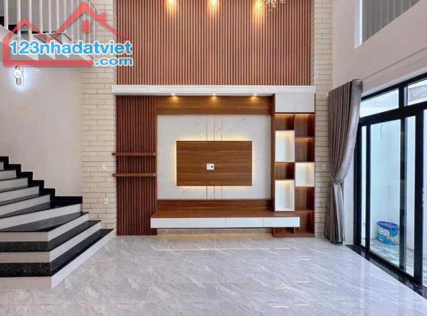 BÁN NHÀ MẶT TIỀN NGUYỄN HỮU TIẾN – 158M² – NGANG 6.5M – 2 TẦNG – GIÁ 20 TỶ - 2