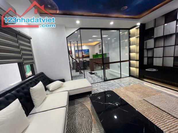 BÁN NHÀ 5 TẦNG - 45M2 - ĐỘI CẤN, BA ĐÌNH - MỚI ĐẸP - FULL NỘI THẤT - GIÁ 9.5 TỶ