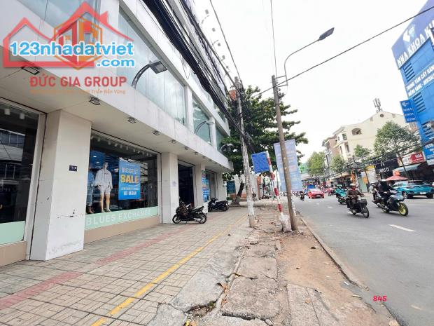 Cho thuê nhà ngang 20m mặt tiền đường Phạm Văn Thuận vị trí đắc địa ngay ngã tư Vincom - 5