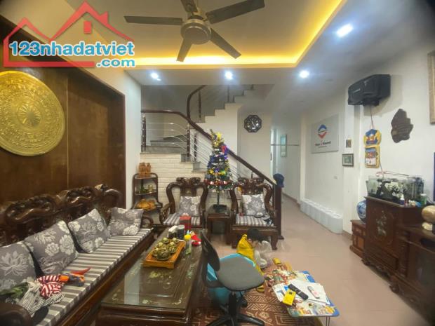 Nhà Dân Xây, Mặt Phố Quyết Thắng Ô Tô Tránh Kinh Doanh, 105M2 3 Tầng Giá Chỉ 15 Tỷ