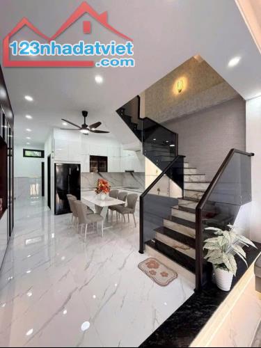 Cần bán gấp căn nhà ngay mặt tiền đường Nguyễn Hữu Trí - SHR - 1,6 TỶ. - 2