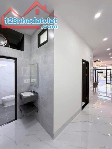 Cần bán gấp căn nhà ngay mặt tiền đường Nguyễn Hữu Trí - SHR - 1,6 TỶ. - 3