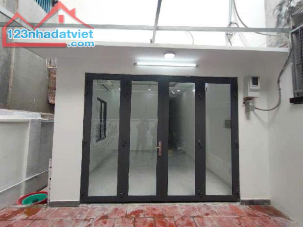 bán nhà ngay su phạm kỹ thuật , giá chỉ nhỉnh 6 tỷ